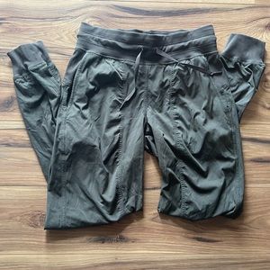 Lululemon dance studio jogger